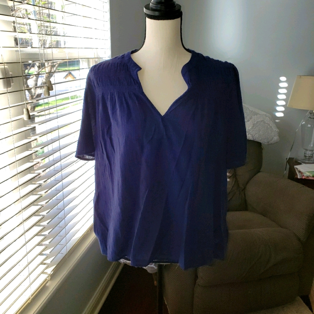 GAP Navy Blue Short Sleeve light weight Top